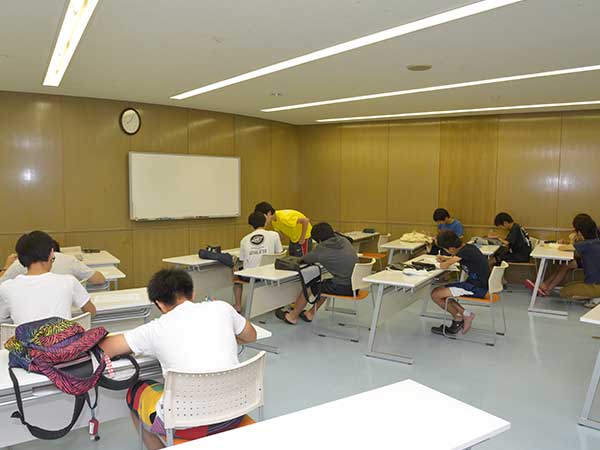 寮内教室