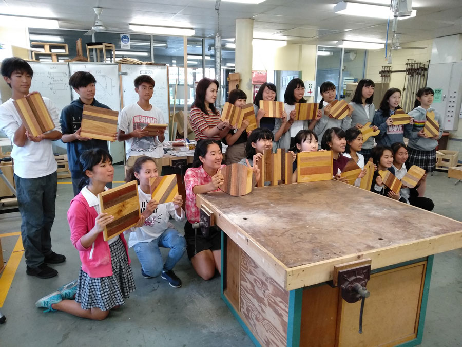現地高校で授業